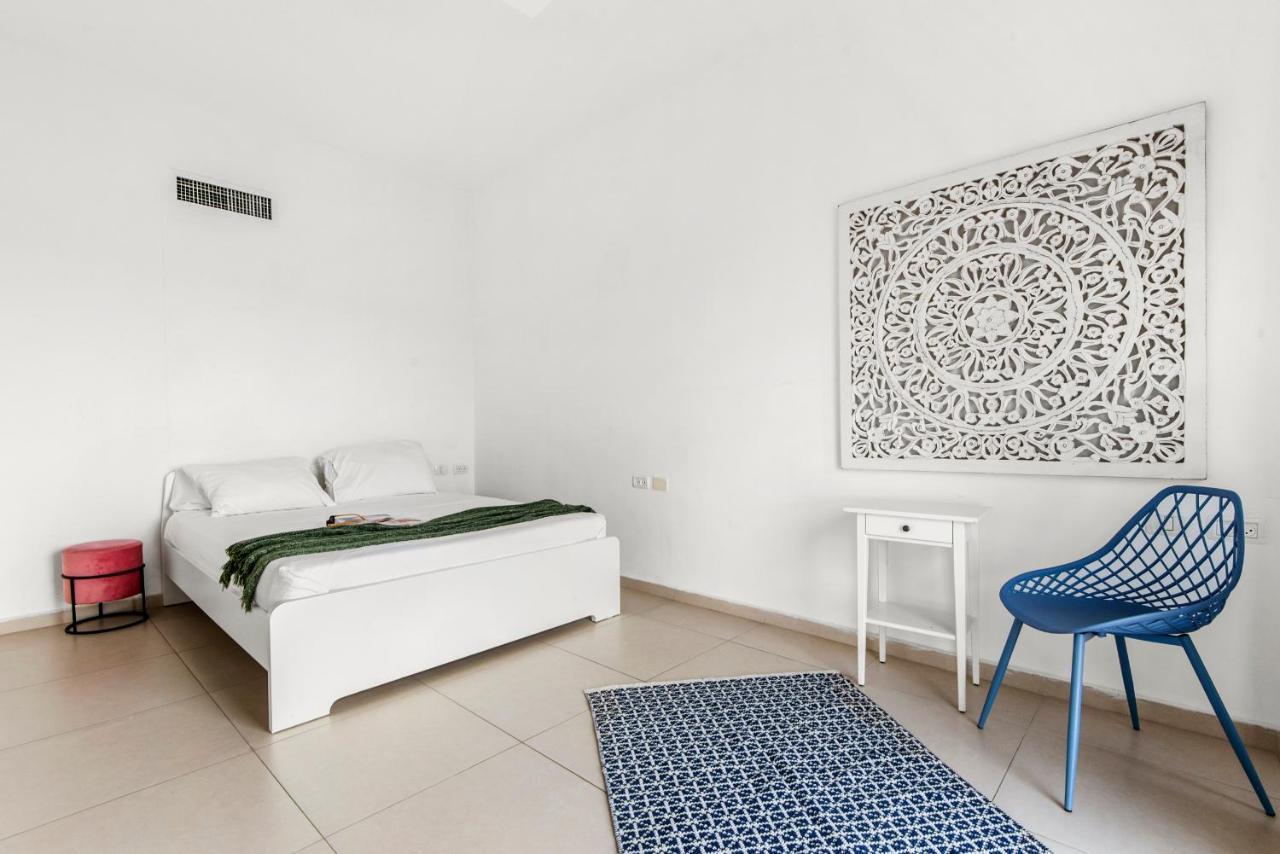 Glorious Renovated Apartment On Top Of The Beach Tel Aviv Exterior foto